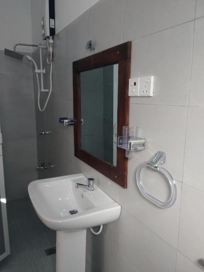 Queens Airport Residence Negombo Eksteriør billede